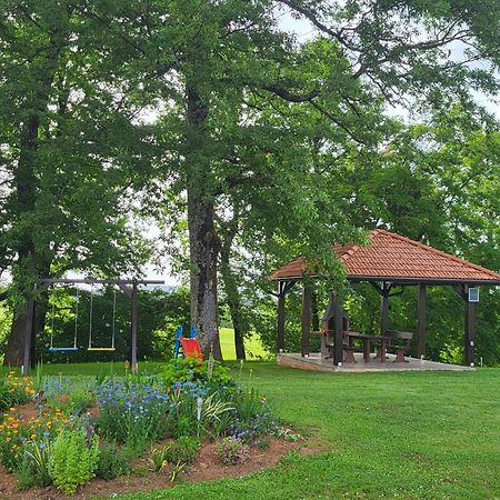 Apartman Medved Слуни Екстериор снимка